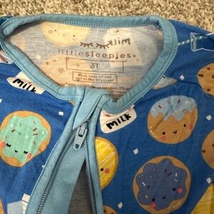Little Sleepies zippies 3t Milk and Cookie print
